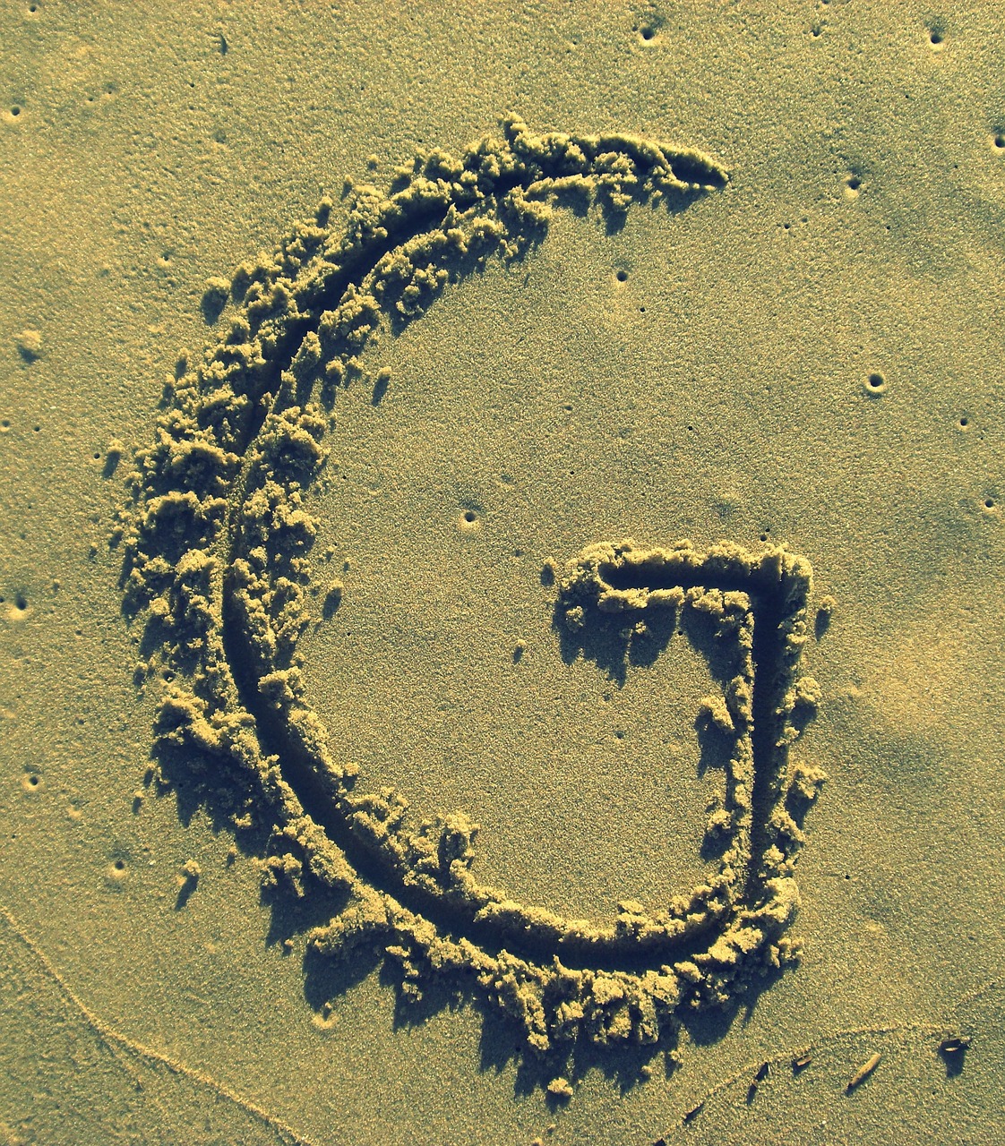 letter g, sand, stick-1115293.jpg
